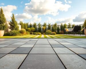 Terrassenplatten verlegen mit harmonischer Linienführung